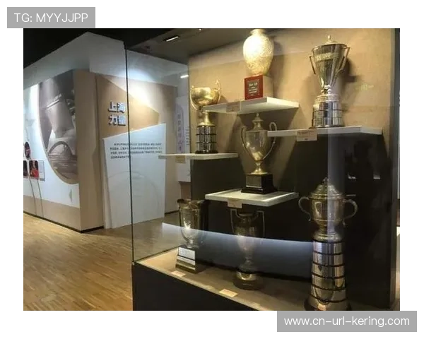 球队历史博物馆开放 冠军奖杯巡回展出